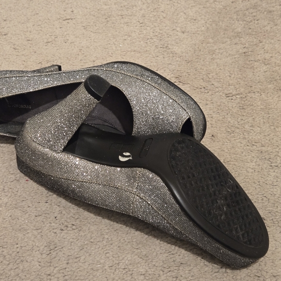 Silver Block Heel Pumps with Glitter Finish - Picture 7 of 9